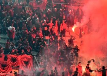 Atmosfera para fillimit të ndeshjes Shqipëri – Turqi (Video)