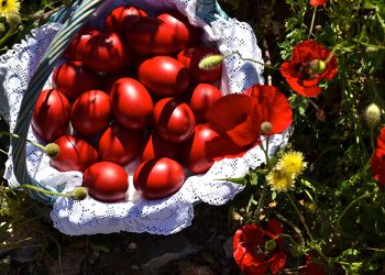 Festa e Pashkëve/ Kuptimi i simbolikës së vezës së kuqe (Kuriozitete)