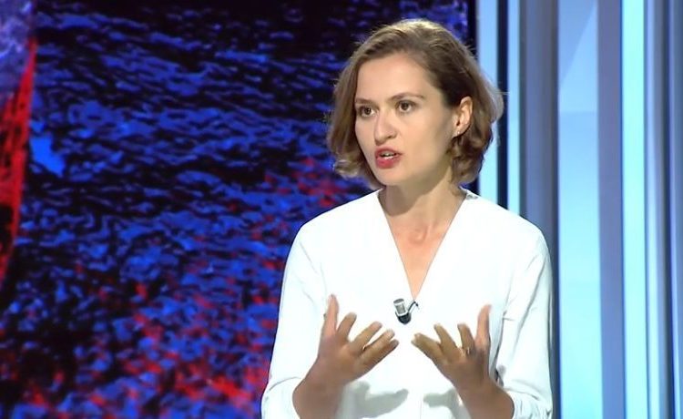 E papritur/ Ministrja Besa Shahini i kërkon presidentit shkarkimin e rektorit Mynyr Koni
