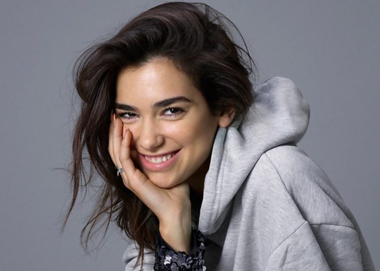 Dua Lipa përfundon në Suedi