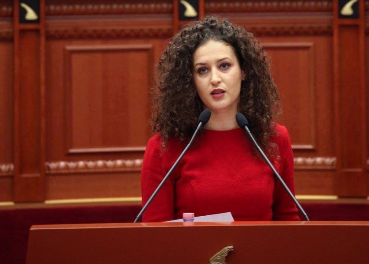 “Babai ka një sëmundje të rëndë!” Ish-deputetja kujton momentin kur mësoi lajmin e trishtë