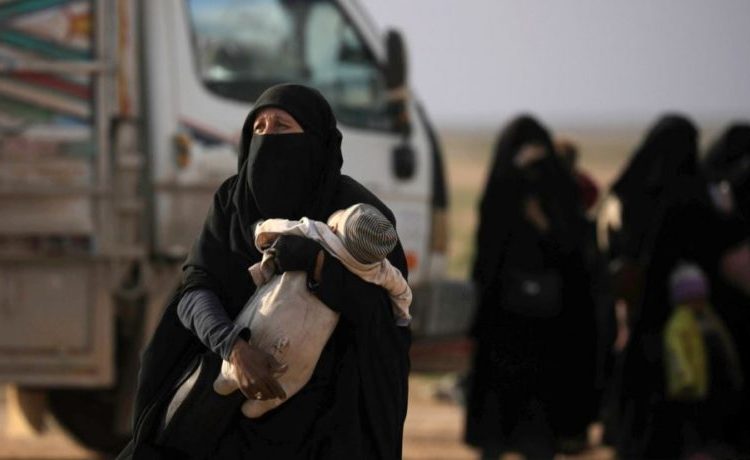 110 kosovarë kthehen nga Siria/ Forca të shumta policie rrethojnë kampin e prishtinës