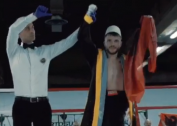 “Stuhia” Shqiptare Merr Përpara Edhe Serbin, E Feston Me Plis Dhe Flamurin Kuqezi