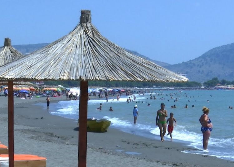 Shpëtohen në Velipojë nga mbytja çifti nga Kosova