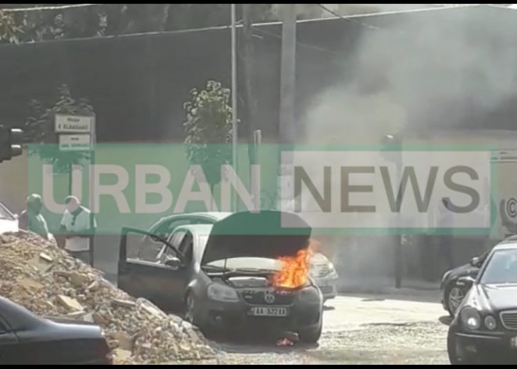 Lajmi i Fundit/ Merr flakë makina te rruga e Elbasanit (video)