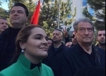 Si e shuajti kryeministri Zaev ëndrrën e opozitës në Tiranë