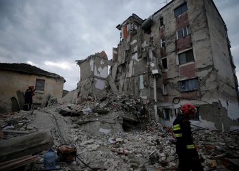 Gazetarja franceze në Thumanë: Shoh tragjedinë në sytë e njerëzve