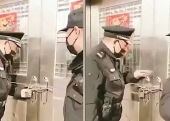 Koronavirusi, policia kineze mbyll me zinxhirë dhe me dry njerëzit në shtëpi