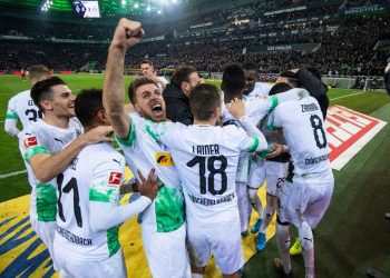 Futbollistët gjerman heqin dorë nga paga mujore