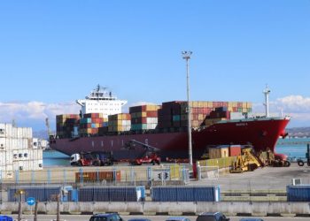 Porti i Durrësit/ Përpunohen 3 anije me mallra në Terminalin Perëndimor