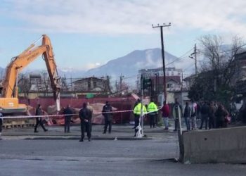 Rinis shembja e ndërtesave për “Unazën e Re”