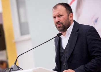 Mazniku: “Bashkia Tiranë po bën dezinfektim masiv. Pezullohen tarifat dhe fond special për familjet në nevojë”