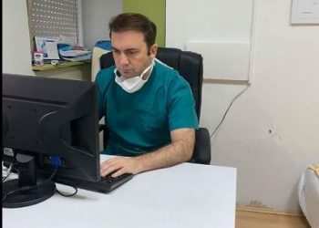 Zëvendëskryeministri shqiptar i Maqedonisë së Veriut paraqitet vullnetar për ta kryer detyrën e mjekut