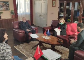 Masat ndaj koronavirusit/ Lamallari nis punën si prefekt dhe ndan detyrat, Voltana mban shënime