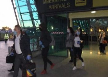 Mbërrin në Rinas avioni me 126 shqiptarë nga Brukseli, nesër fluturimi nga Vjena
