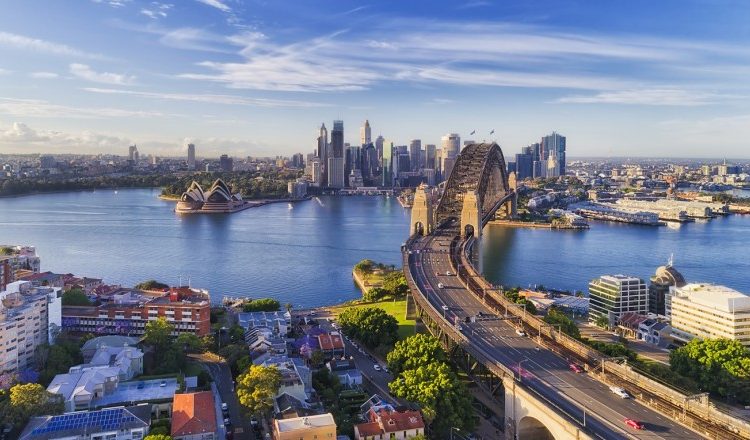Australianët mund të rrinë të izoluar deri në dimër, ndërsa 2 vite në distancim social