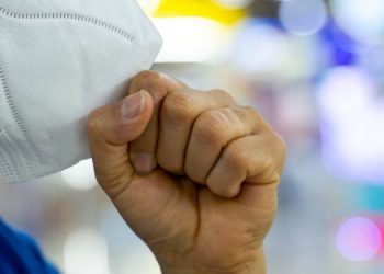 OBSH këshillon qytetarët: Si duhet të silleni kur keni një person me COVID-9 në shtëpi