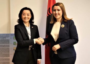 Kim vlerëson Manastirliun dhe mjekët: E rëndësishme për këdo të vazhdojë të qëndrojë në shtëpi