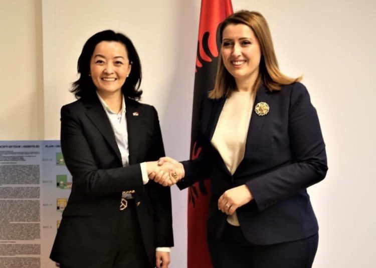 Kim vlerëson Manastirliun dhe mjekët: E rëndësishme për këdo të vazhdojë të qëndrojë në shtëpi