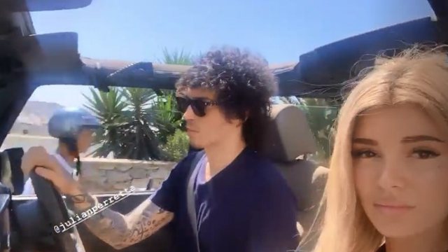 Era Istrefi në një lidhje me Julian Perretan? Vjen reagimi i këngëtarit anglez: Ajo është…