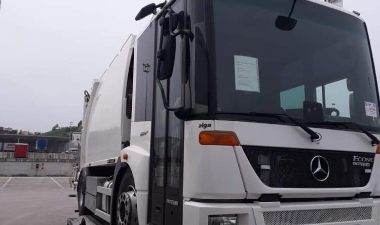 GIZ i dhuron bashkisë Finiq një makinë pastrimi me vlerë 56 mijë euro