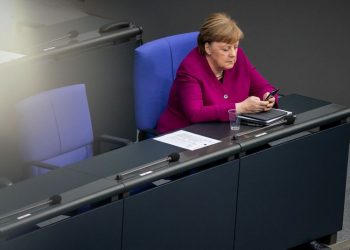 “Duket si një sulm hakmarrjeje ndaj parlamentit të Gjermanisë në 2015”, si hakerat rus u futën në e-mailin e kancelares Angela Merkel