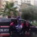 Arrestohet 29-vjeçari, vidhte këmbësorët në plazh nën kërcënimin e thikës