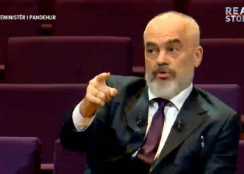 Rama: Teatri Kombëtar duhej shembur vite më parë, ç’tha ekspertiza e 1941-shit