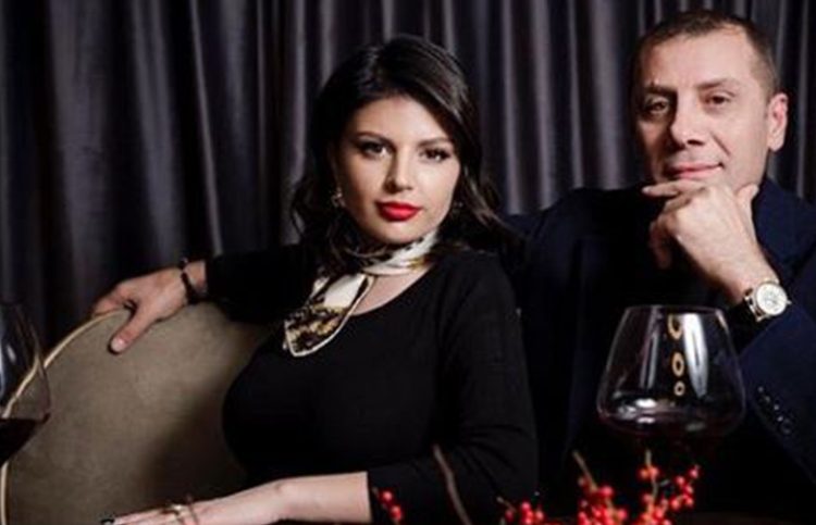 Rudina Dembacaj zbulon shkuesin VIP që e njohu me Markun: I kam borxh një palë këpucë