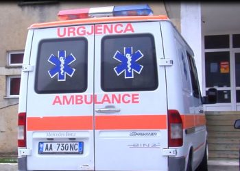 Aksidentohet ambulanca ne aksin rrugor Fier-Lushnje,vdes pacienti.