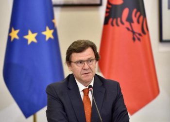 “130 mijë faqe në 35 kapituj për negocim”/ Mazi: Bashkëpunim me të gjitha nivelet e larta të shtetit dhe aktorët politikë