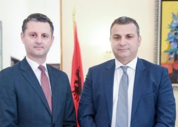 Raporti i rrjeteve sociale me bastardët ! Nga psikologe klinike:Antonela Rama