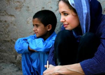 Aktorja dhe humanistja Angelina Jolie, sot feston ditëlindjen