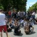 Prej mëngjesit në protestë, maturantët ulen këmbëkryq para Ministrisë së Arsimit, paralajmërohet konferencë