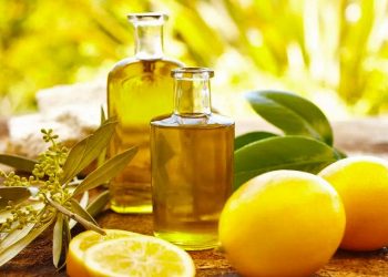 Vaj ulliri me limon për fuqi gjatë ditës