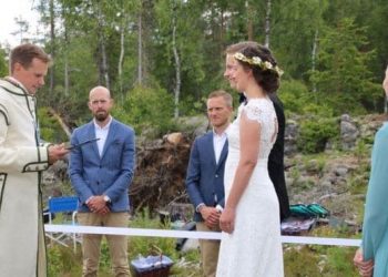 Foto Dasmë midis kufijve …