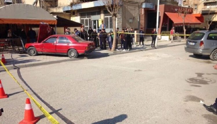 E rëndë në Shkodër, makina përplas dy kalimtarë në trotuar, humb jetën28-vjeçarja