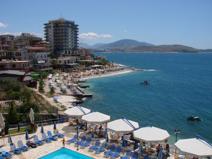 Agjencitë turistike nisin promovimin/ Polakët “rikthehen” për pushime në Shqipëri pas 15 korrikut