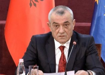 Ruçi përshëndet pelegrinët në Malin e Tomorit dhe thekson kryevlerat e trashëgimisë së bektashijve