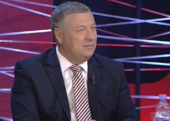 Dobësimi i dollarit apo forcimi i euros – çfarë po ndodh në tregjet monetare?