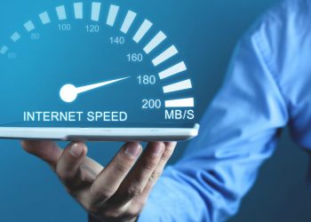 Japonezët vendosin rekord për shpejtësinë e internetit, shkarkojnë 1500 filma në sekondë