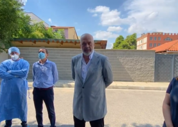Rama: Nuk do mbyllemi më edhe nëse përballemi me një valë të dytë Covid-19