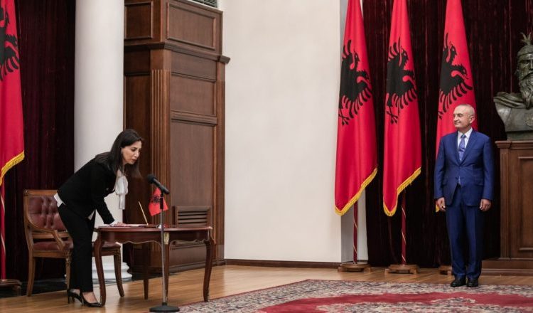 Ministrja e re e Arsimit, Evis Kushi: Përgjegjësi e jashtëzakonshme, do çoj përpara reformat