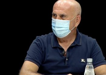 “Ende nuk e kemi mundur virusin”/ Pipero tregon rrethanat që çojnë në mbylljen e shkollave
