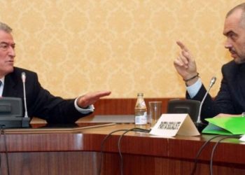 ‘Iku nga Durrësi se mori vesh se do shkonte Basha’! Rama i përgjigjet Berishës: Fatkeqësi për ata që të dëgjojnë
