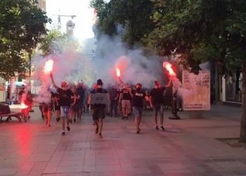 “Shqiptar i vdekur, shqiptar i mirë”, arrestohen 16 të rinj në Shkup për thirrjet raciste