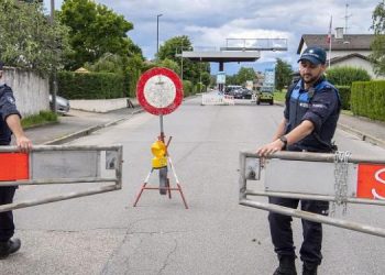 Zvicra kundër bllokimit të lëvizjes në BE, referendumi u propozua nga partitë radikale