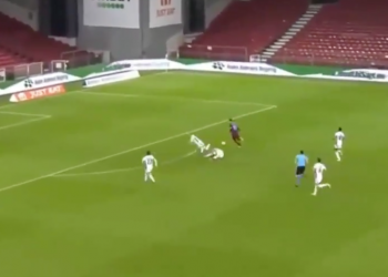 VIDEO/ Shënohet në Europa League goli më aksidental i të gjitha kohërave