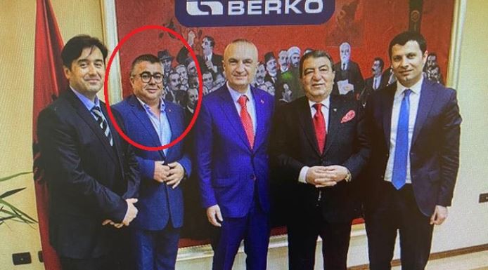 I shkaktoi 1.5 mln USD dëm shtetit shqiptar në AKBN: Kush është biznesmeni i shpallur në kërkim