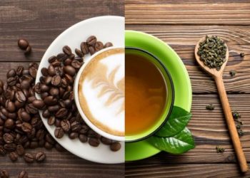 Kafe apo çaj? Cila është më mirë për në mëngjes